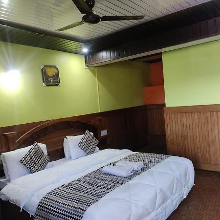 Hotel Deepraj, 考萨尼 外观 照片