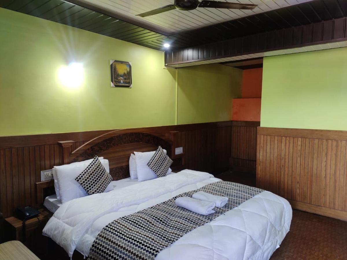 Hotel Deepraj, 考萨尼 外观 照片