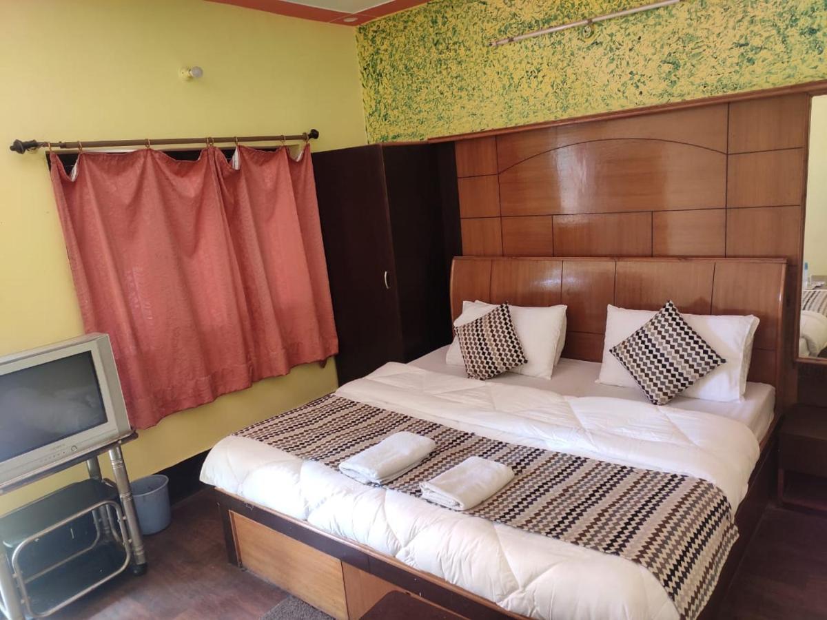 Hotel Deepraj, 考萨尼 外观 照片