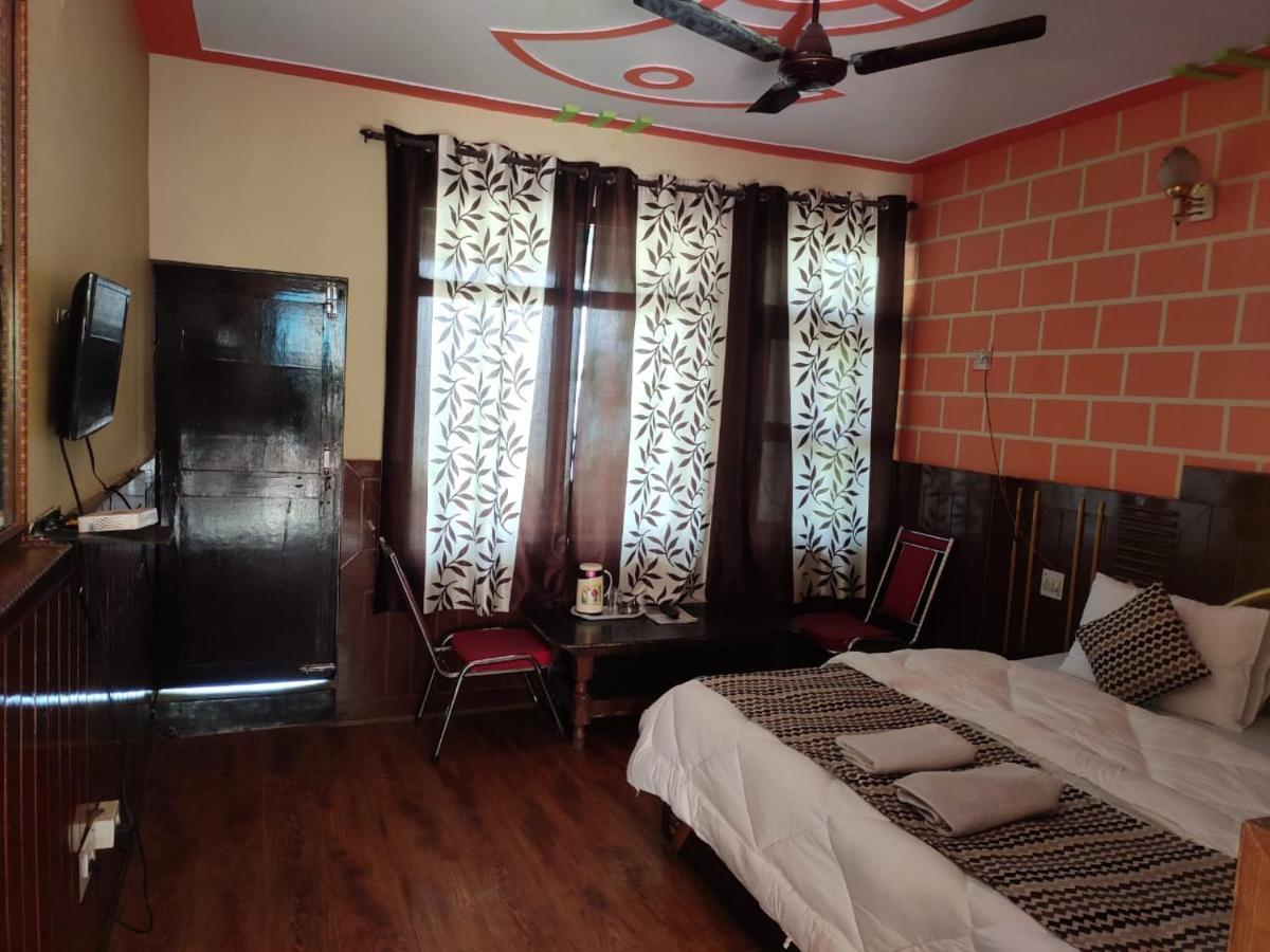 Hotel Deepraj, 考萨尼 外观 照片