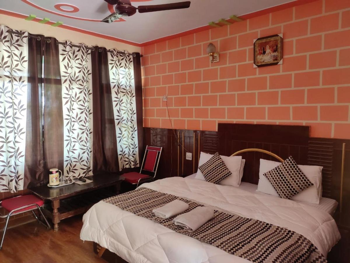 Hotel Deepraj, 考萨尼 外观 照片
