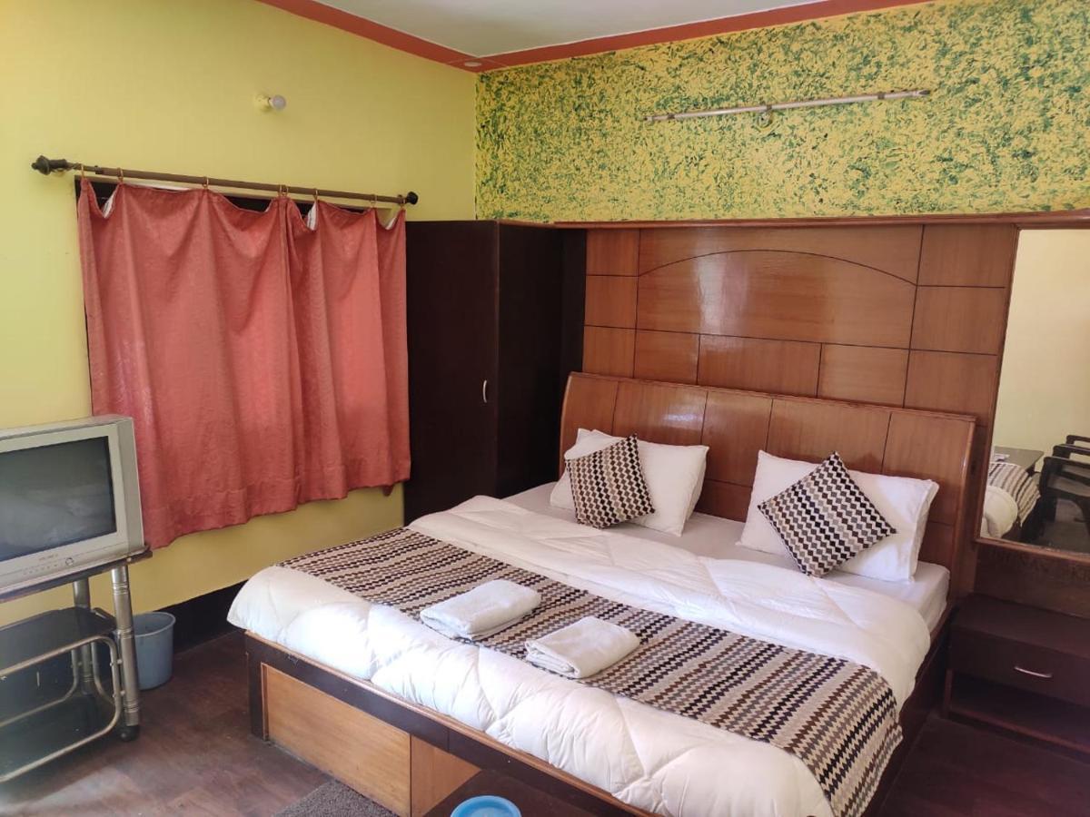 Hotel Deepraj, 考萨尼 外观 照片