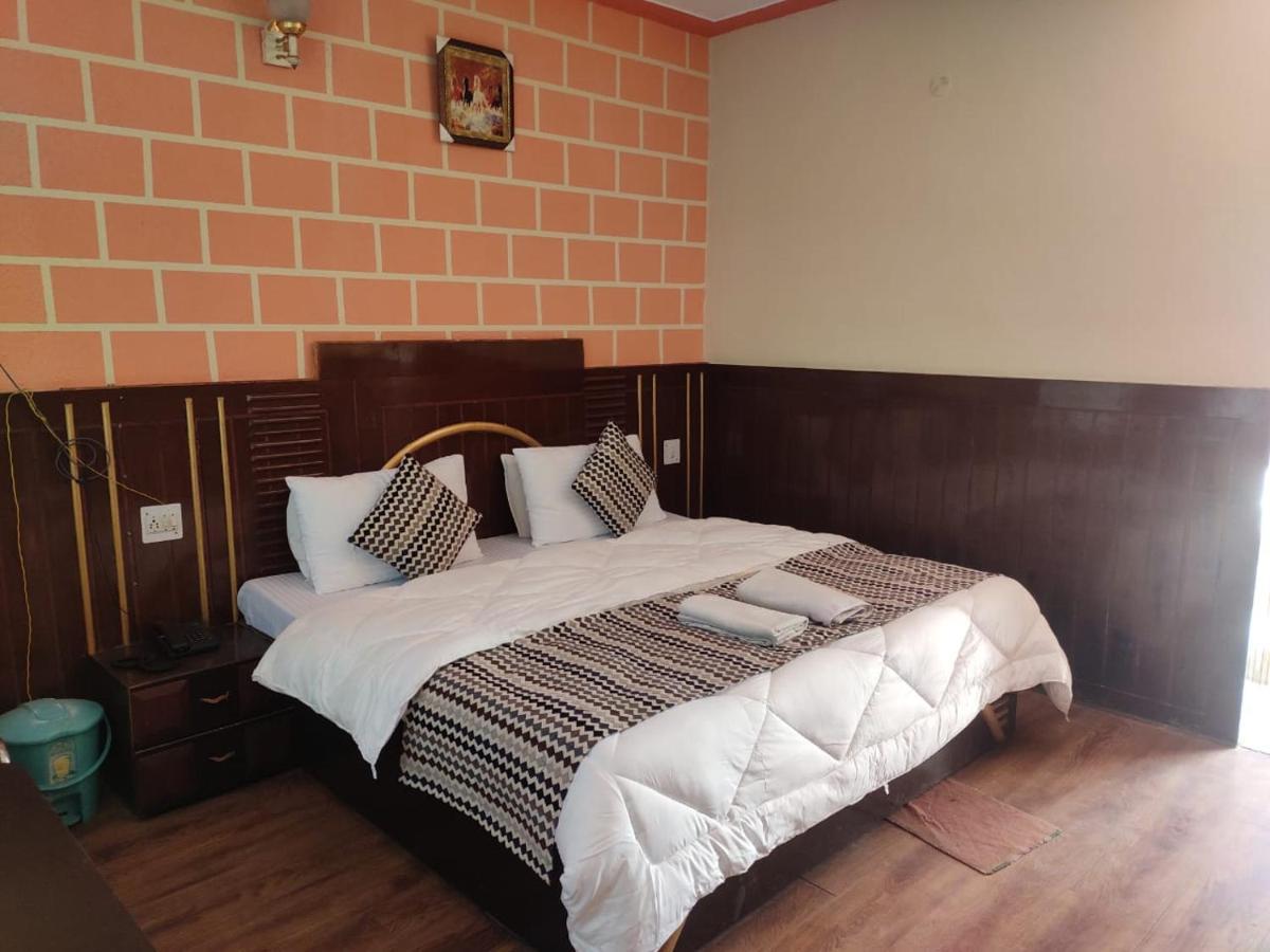 Hotel Deepraj, 考萨尼 外观 照片