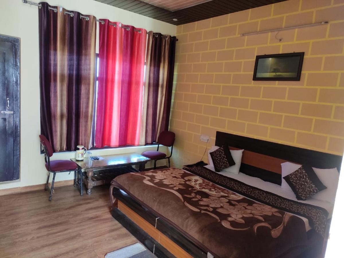 Hotel Deepraj, 考萨尼 外观 照片
