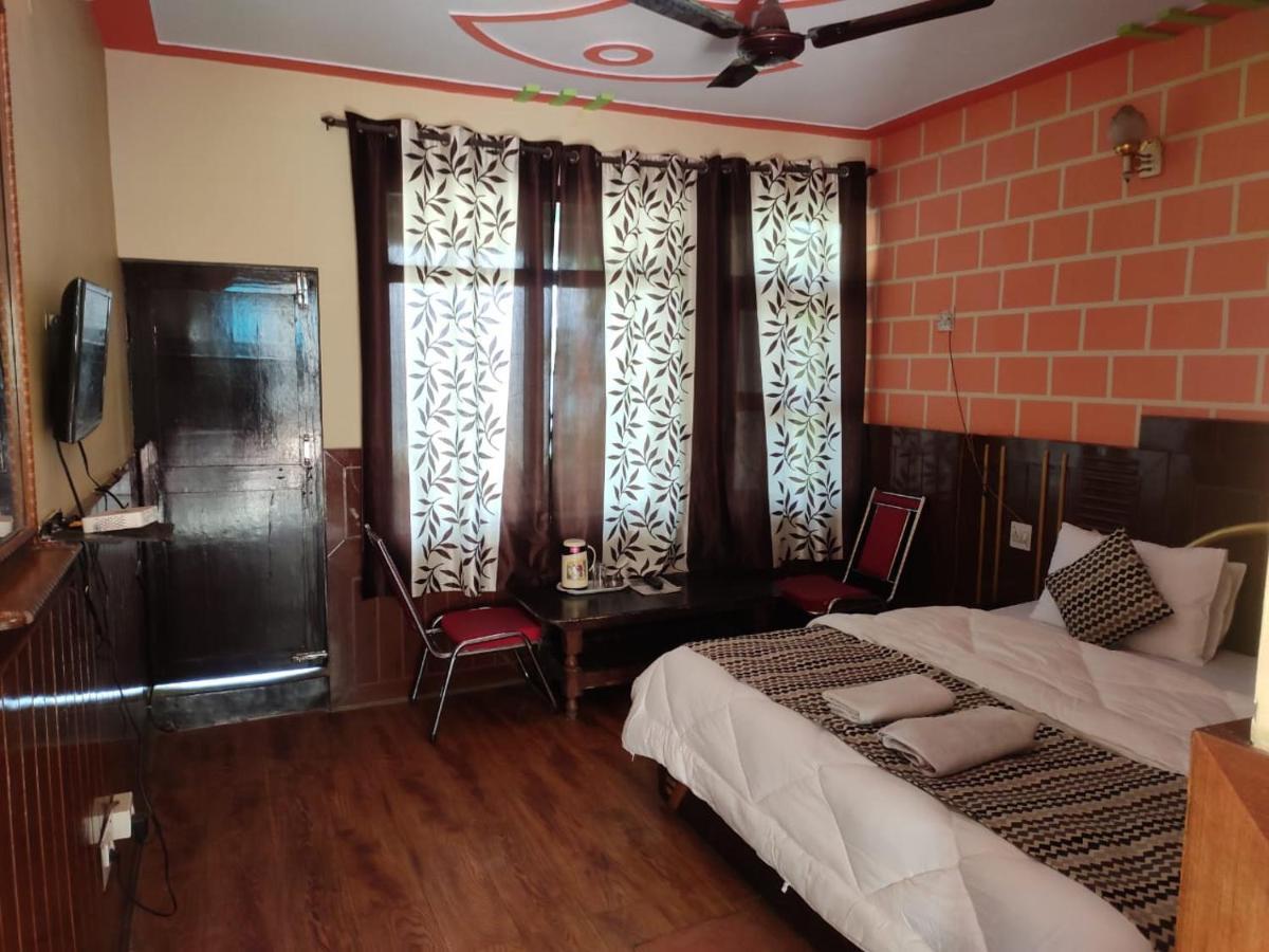 Hotel Deepraj, 考萨尼 外观 照片