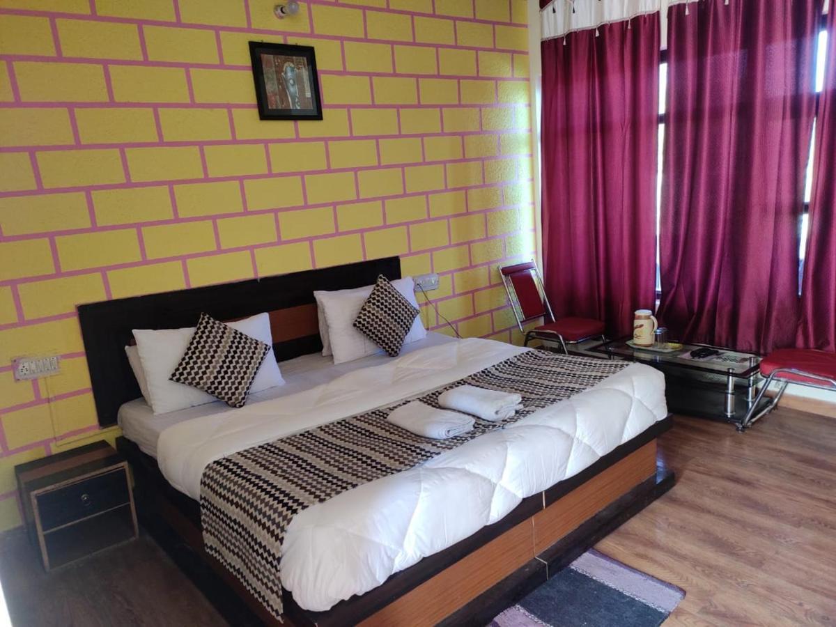 Hotel Deepraj, 考萨尼 外观 照片