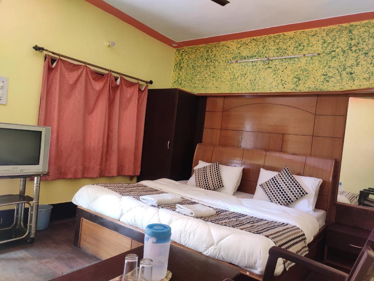 Hotel Deepraj, 考萨尼 外观 照片