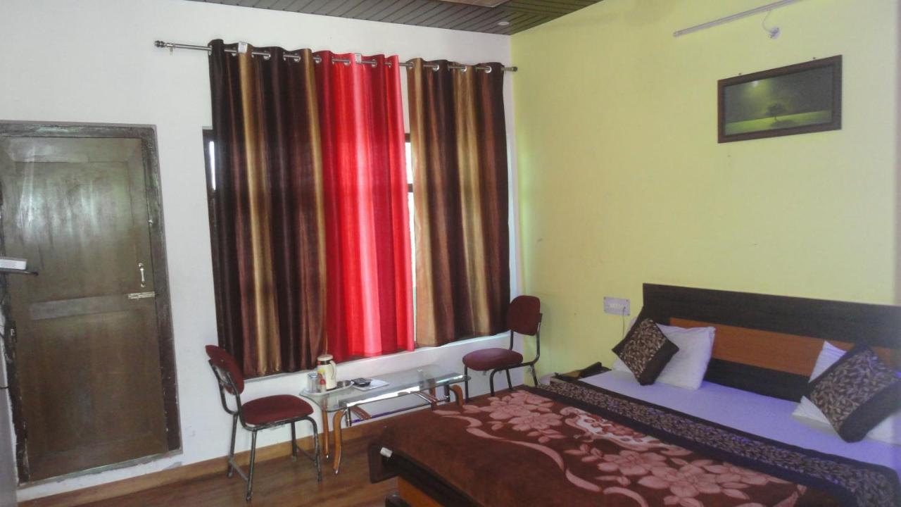 Hotel Deepraj, 考萨尼 外观 照片