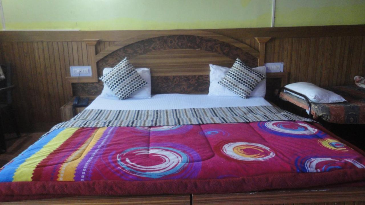 Hotel Deepraj, 考萨尼 外观 照片